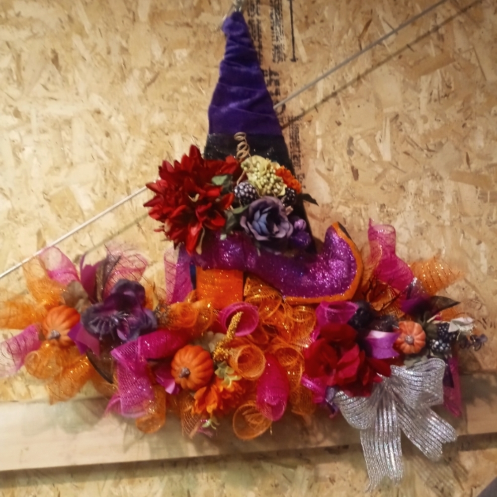 Witch hat wreath